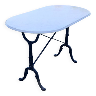Oval bistro table