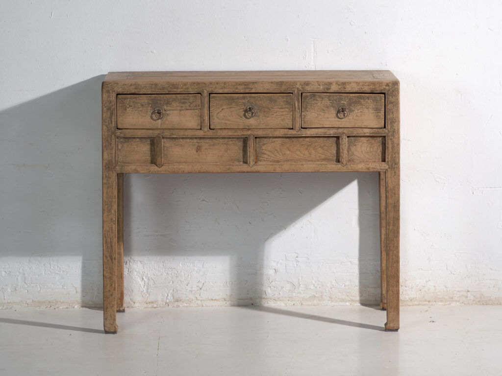 Console ancienne en sapin à trois tiroirs – Chine, vers 1930