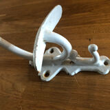 Enamelled cast iron hook