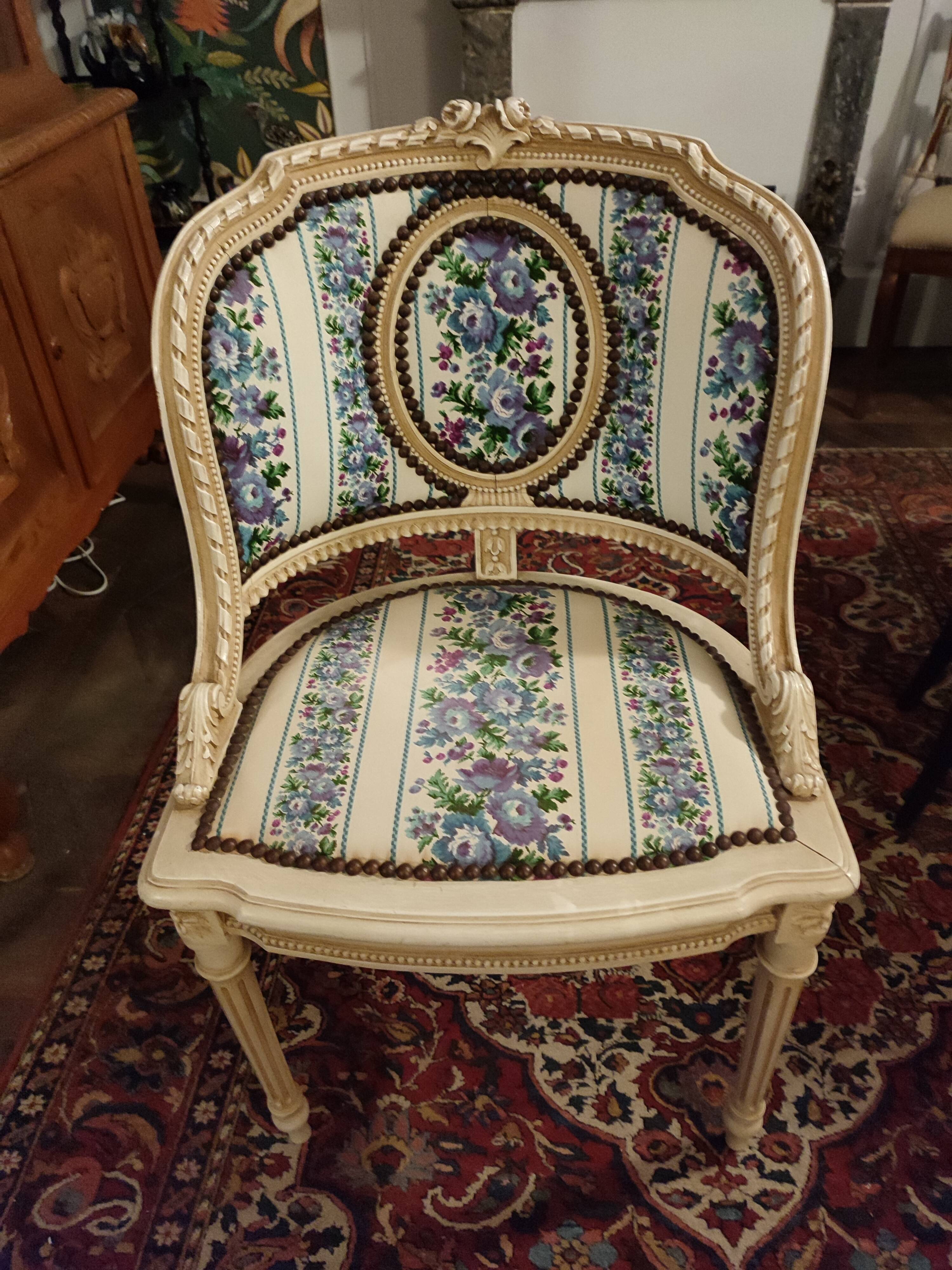 Fauteuil de style Louis XVI