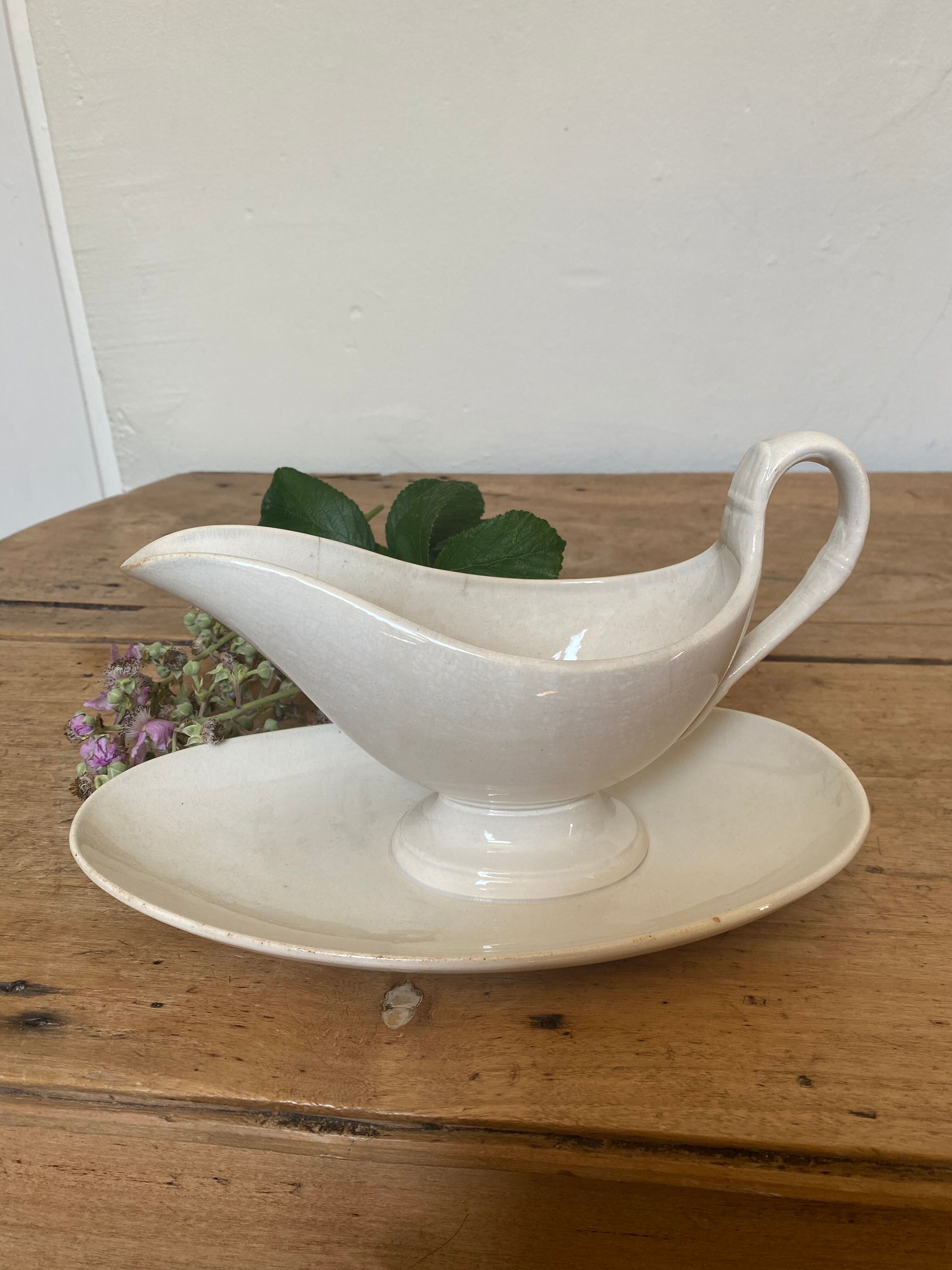 Creil and Montereau porcelain sauce boat