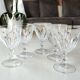 Lot 5 verres à pied/Verres à vin blanc/Rambouillet, Cristal d Arques. Motifs facettes écailles. Tige inclusion bague hexagonale