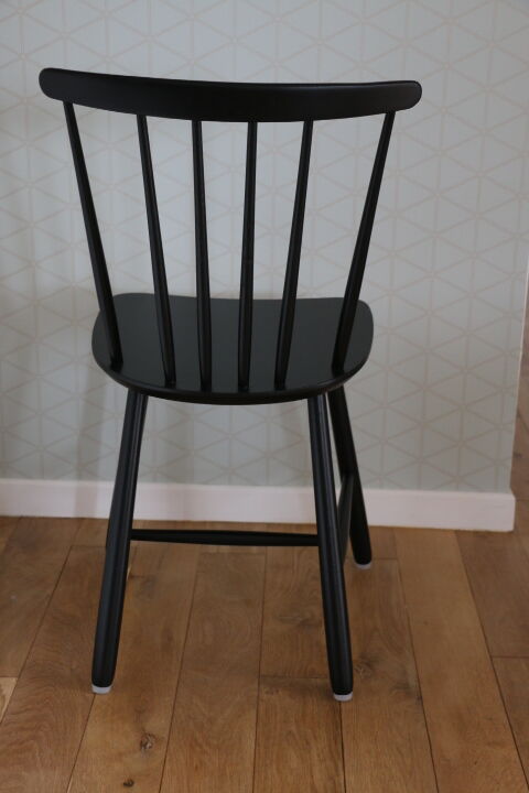 Black Scandinavian chair