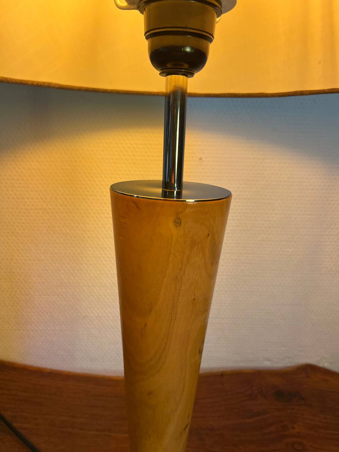 Art Deco table lamp in wood and silver metal