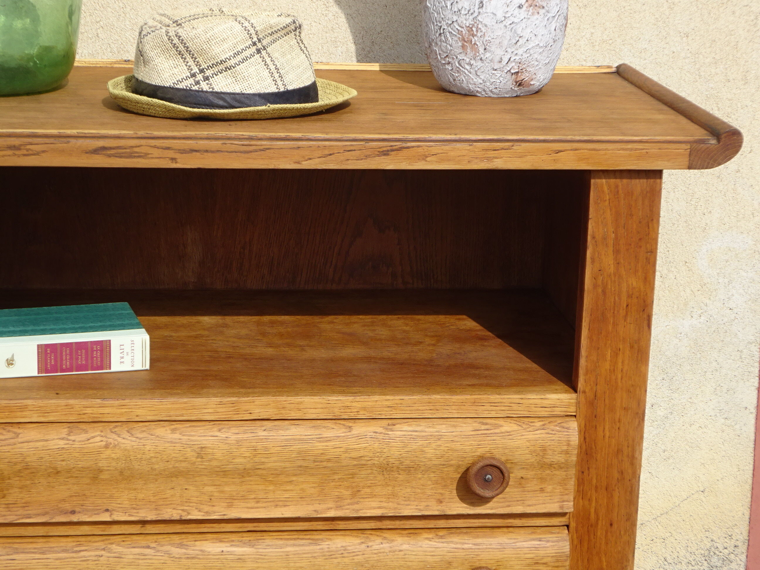Old oak chest of drawers