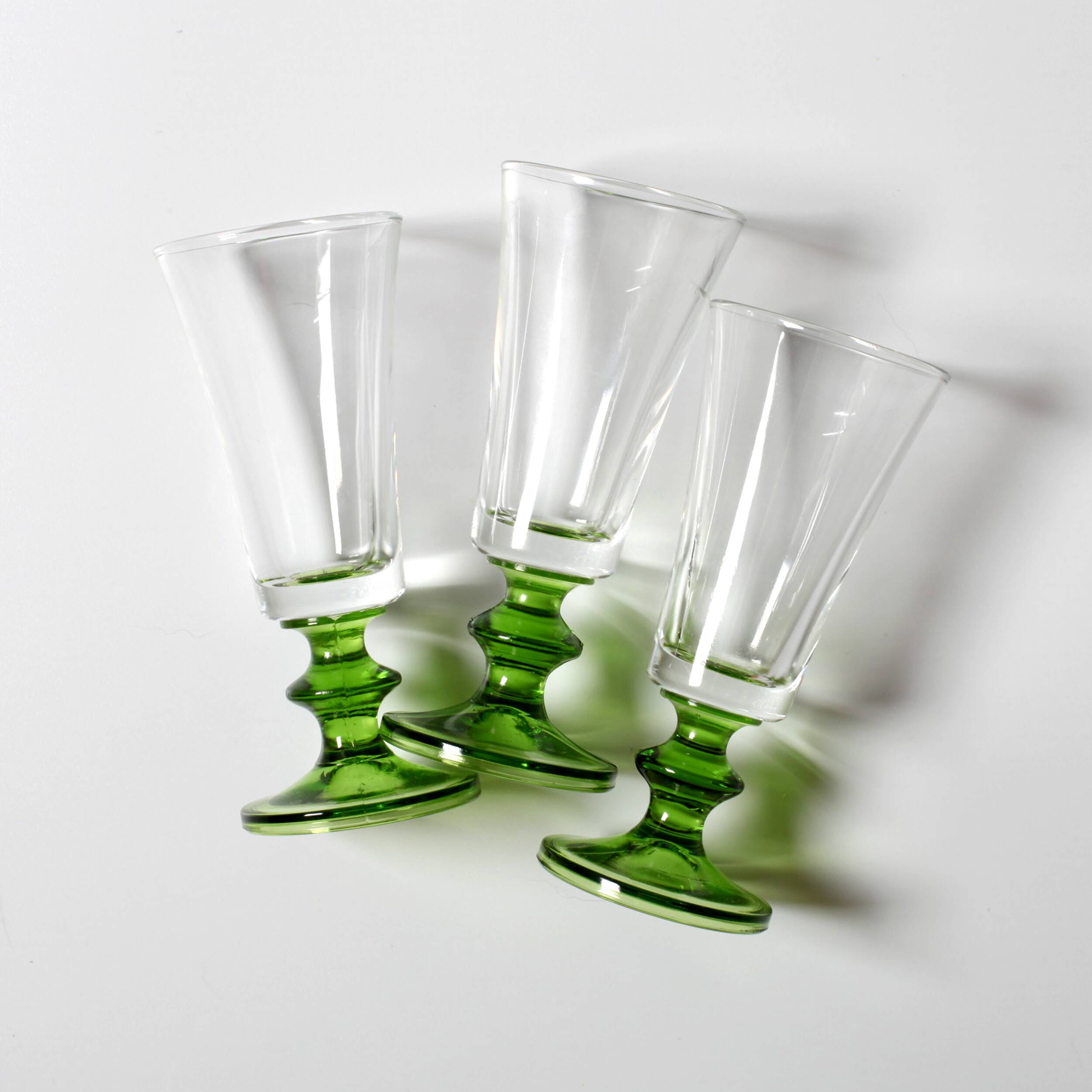 Ensemble de 3 verres à pieds vert, Italie années 1960