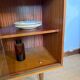 Enfilade vitrée vintage en placage de teck
