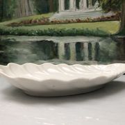 Trinket bowl in antique porcelain, shell-shaped
