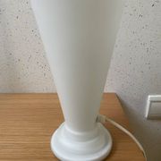 Lampe à poser en opaline Art déco