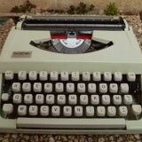 Typewriter Brother model 200