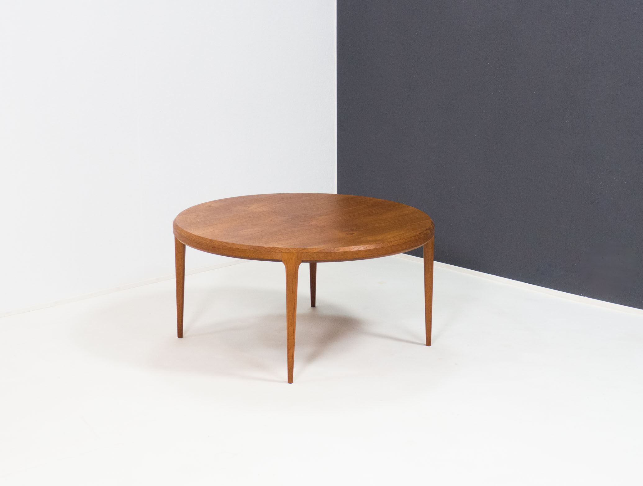 CFC Silkeborg round coffee table by Johannes Andersen