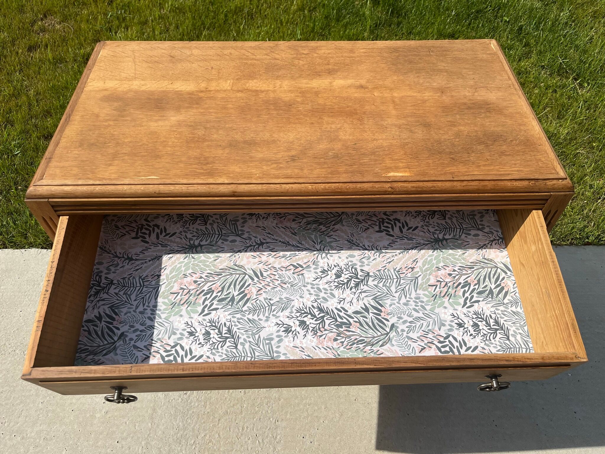Art Deco chest of drawers, mustache feet
