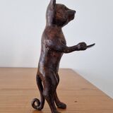 Bronze cat empty pockets