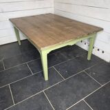 Table basse ancienne, pieds en chêne dessus en sapin.