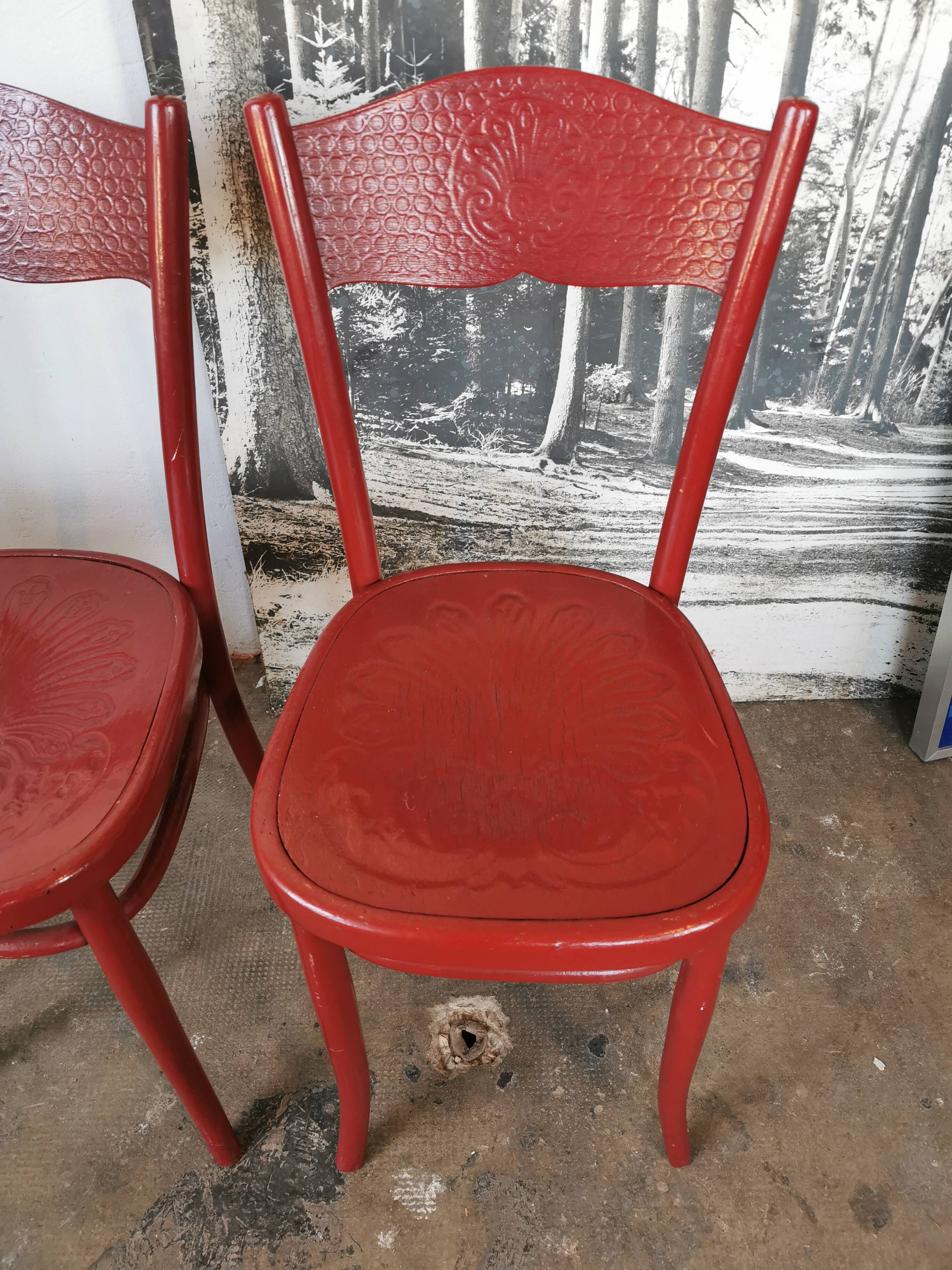 Set of 4 curved wooden bistro chairs Fischel