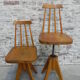 2 chaises en bois studio