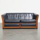 Canapé Art Déco 2,5 places avec boiseries et cuir de vachette bleu foncé