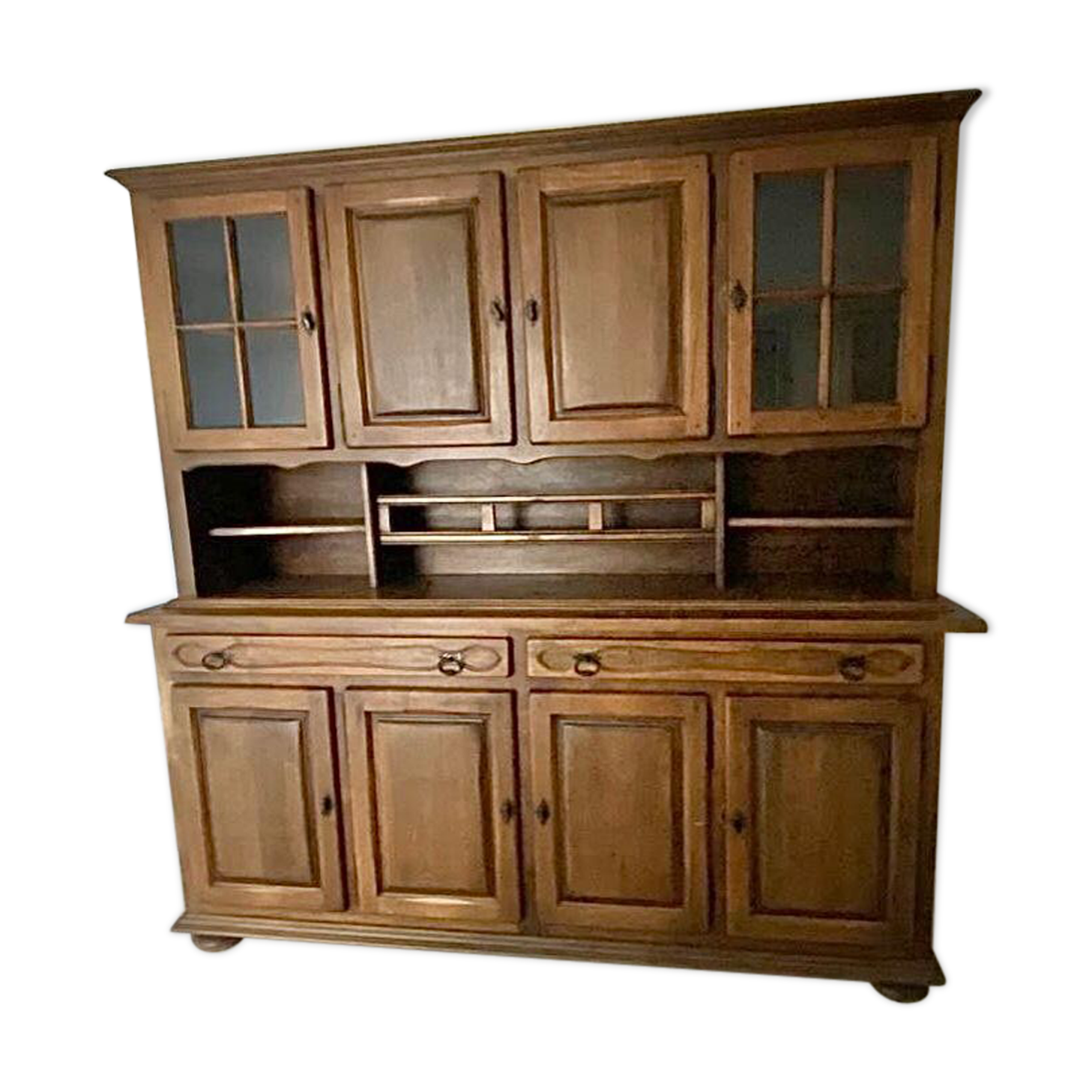 Buffet vaisselier en noyer massif