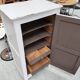 Titre : Petit meuble de métier bicolore – Années 50