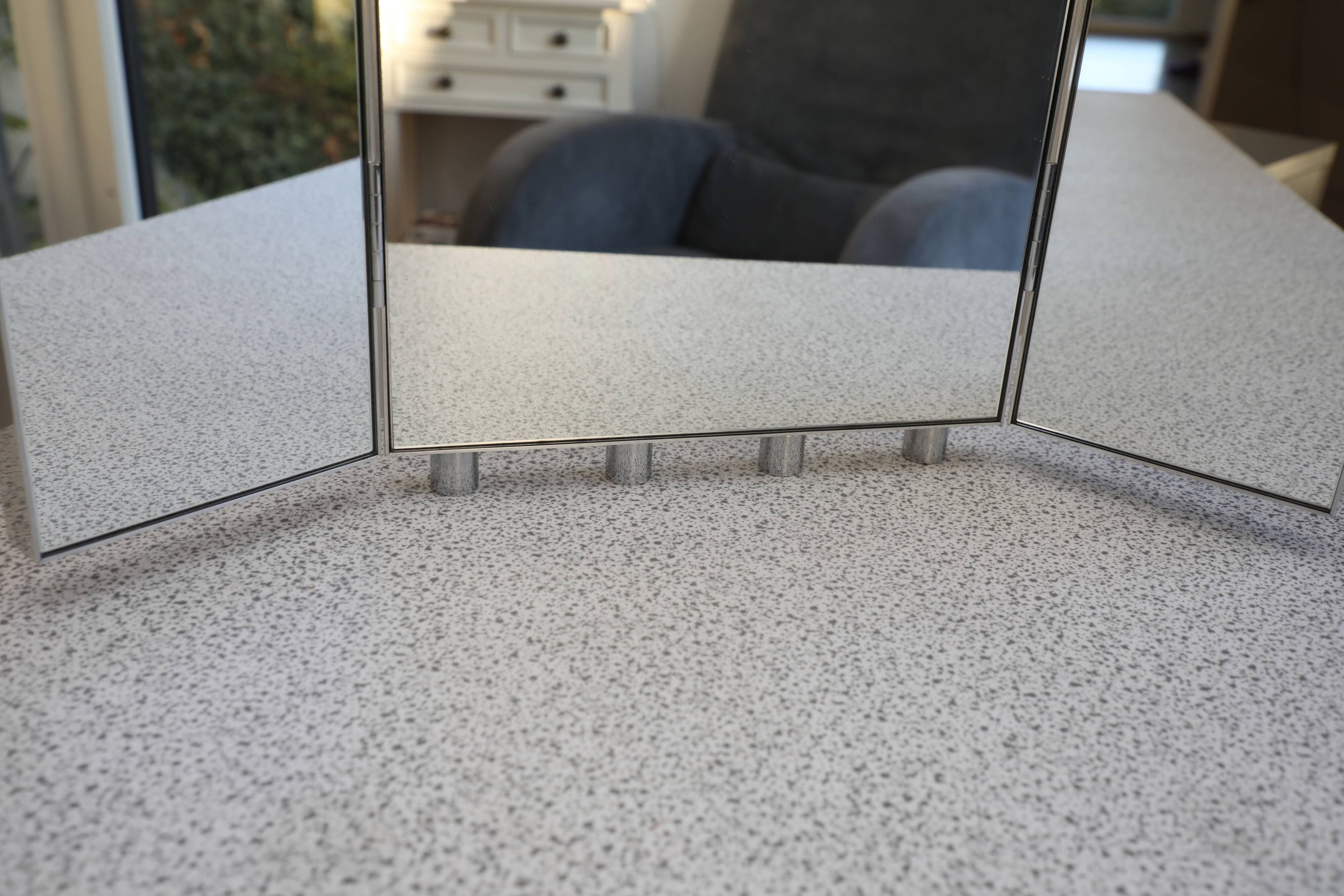 Dione Hairdresser (Antonia Astori, 1980)