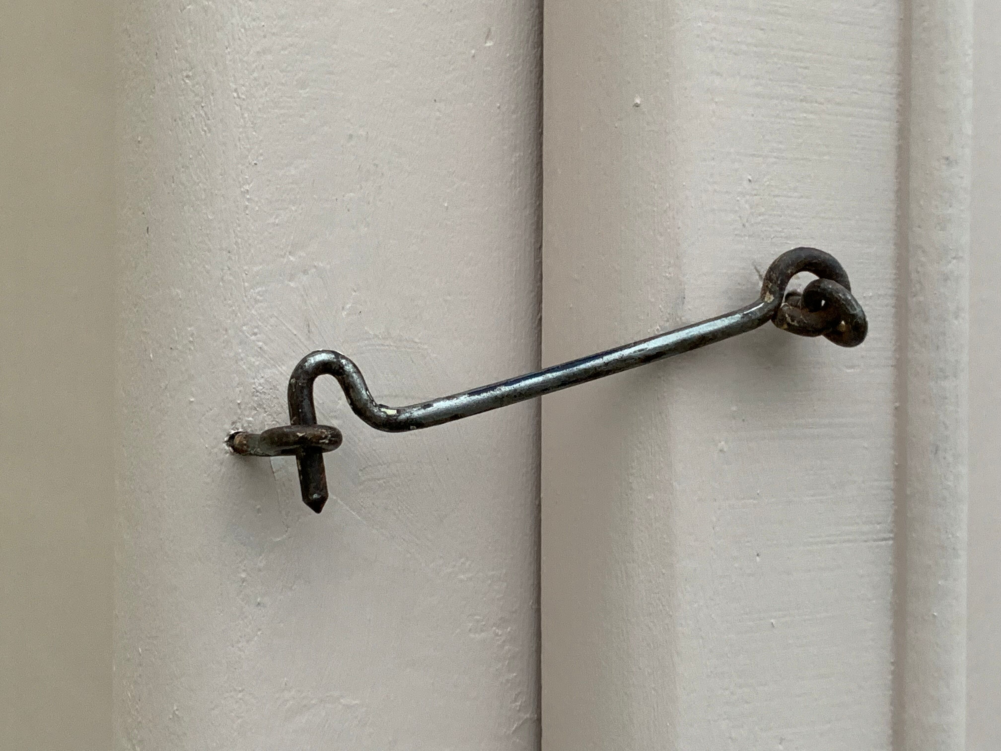 Parisian bonnetière cabinet nude 1930