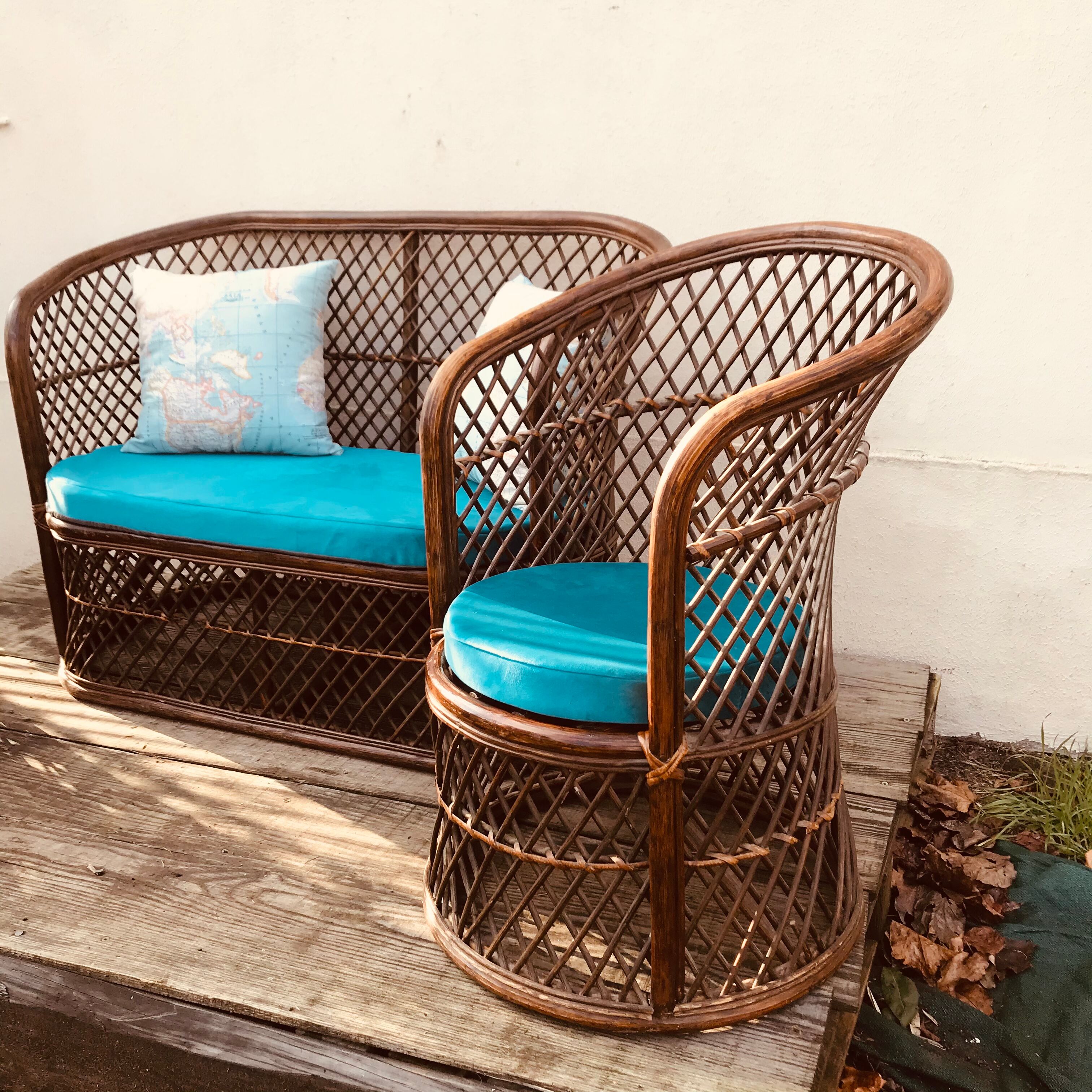 Bench and its 2 chairs in vintage rattan 1970