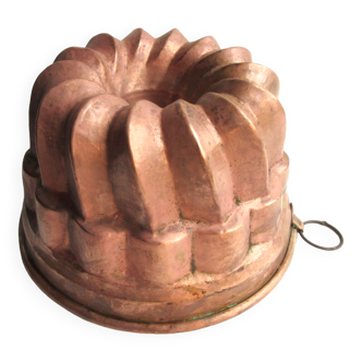 Early twentieth century cake mold