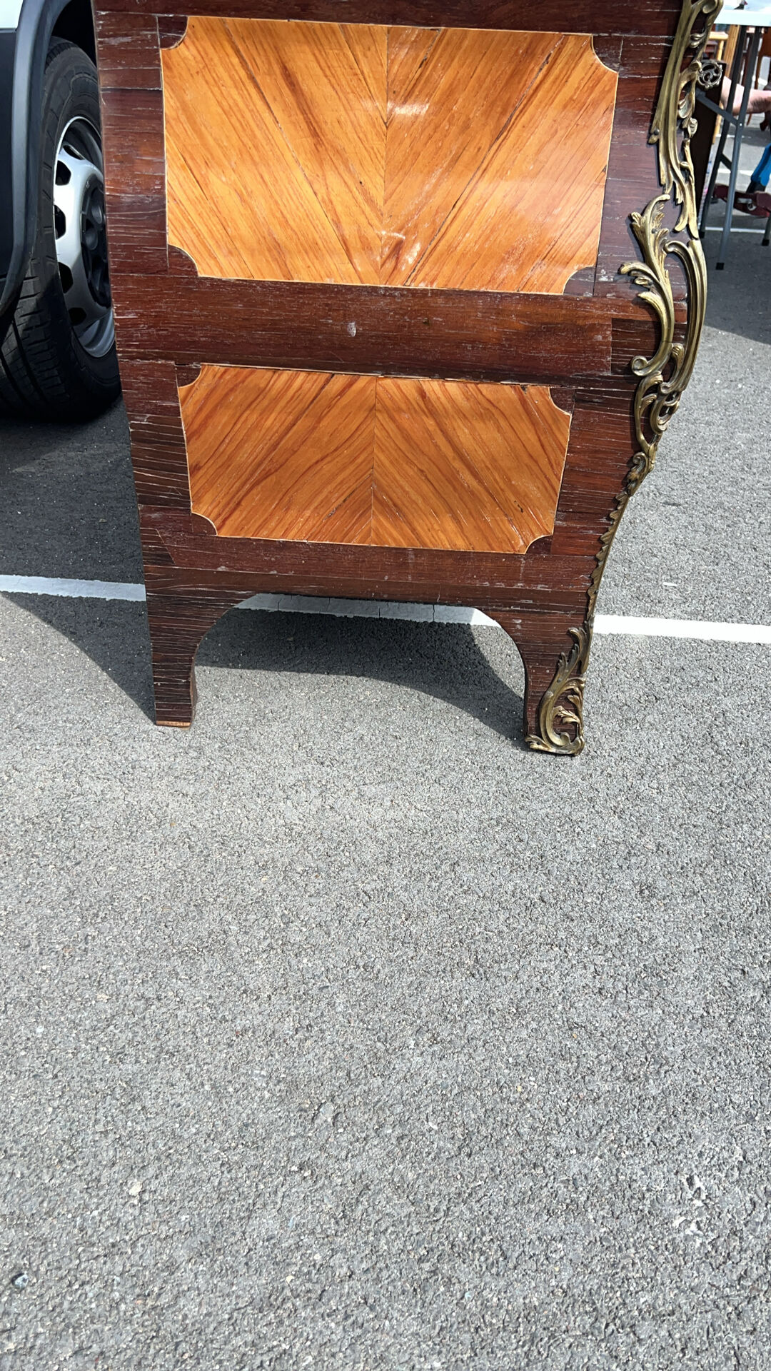 Commode tombeau Louis XV en marqueterie et marbre fin XIXe siècle