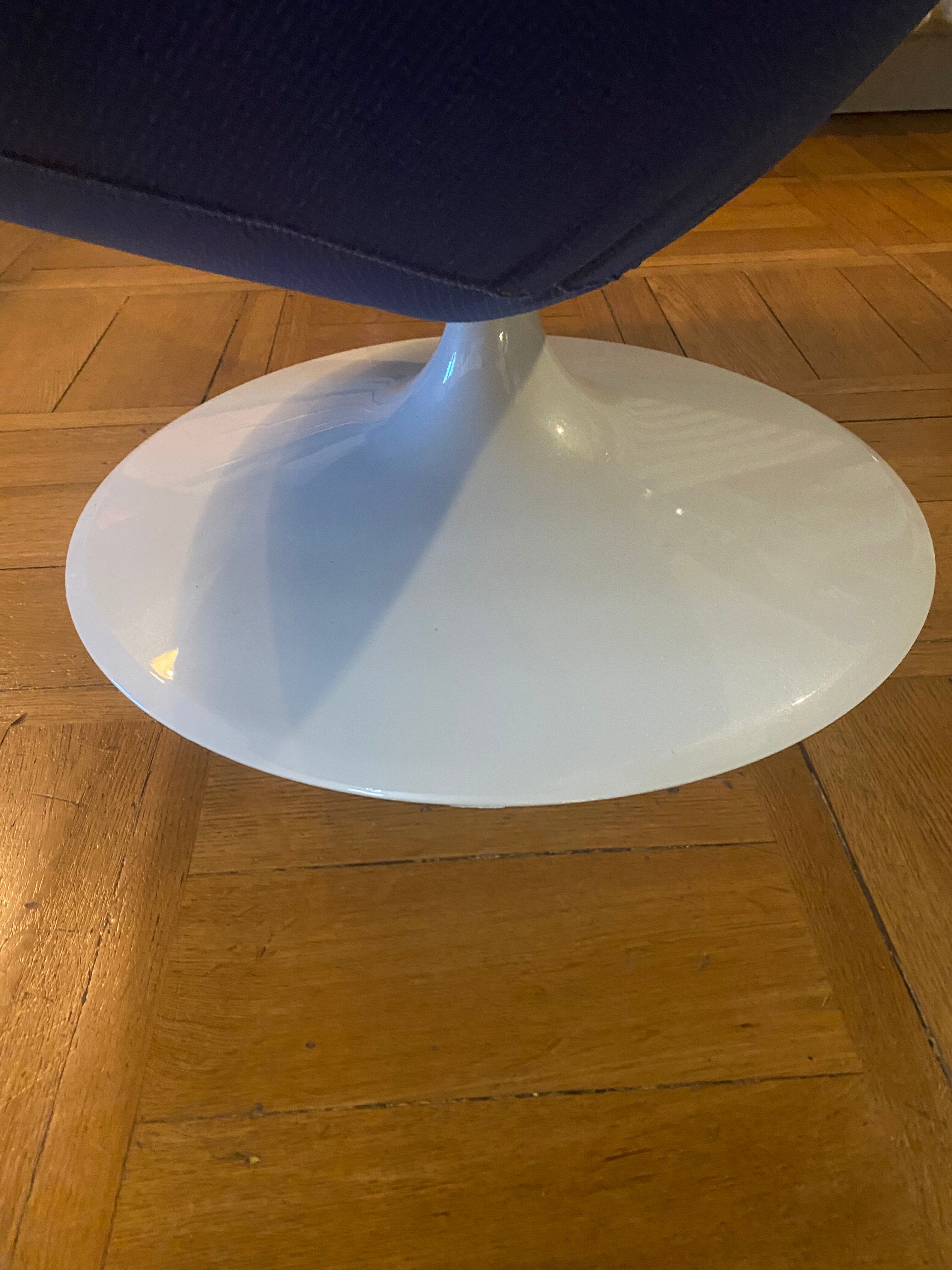Pierre Paulin's oyster F557 chair for Artifort
