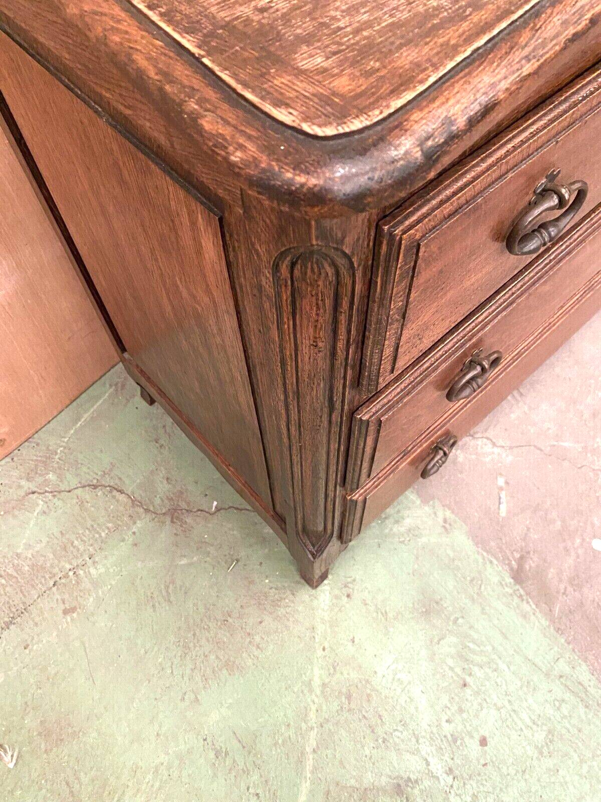 Neo-rustic oak chest of drawers, 20th century