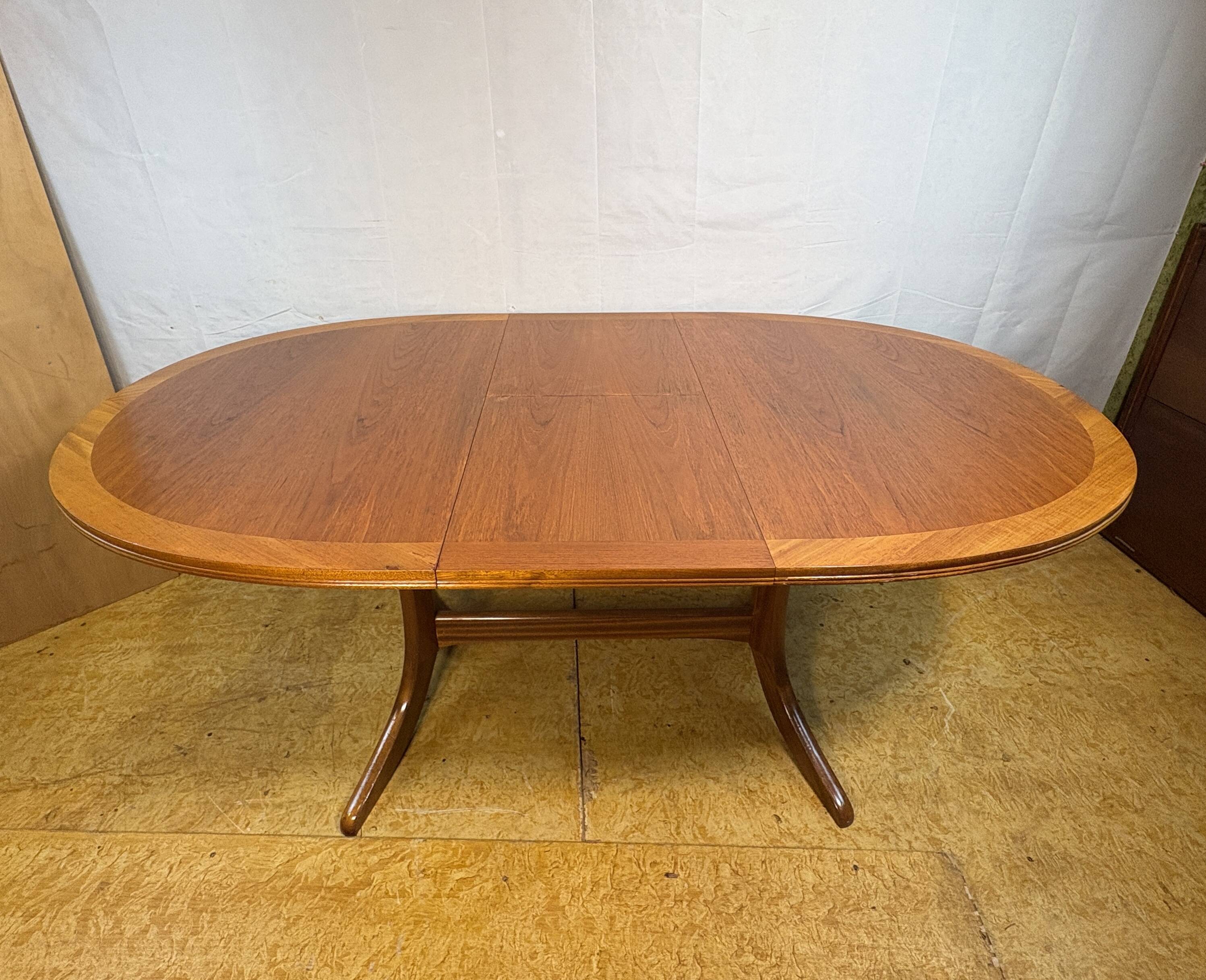 Mid-Century Retro Vintage Teak Extending Dining Table by Nathan 1960s  Seat