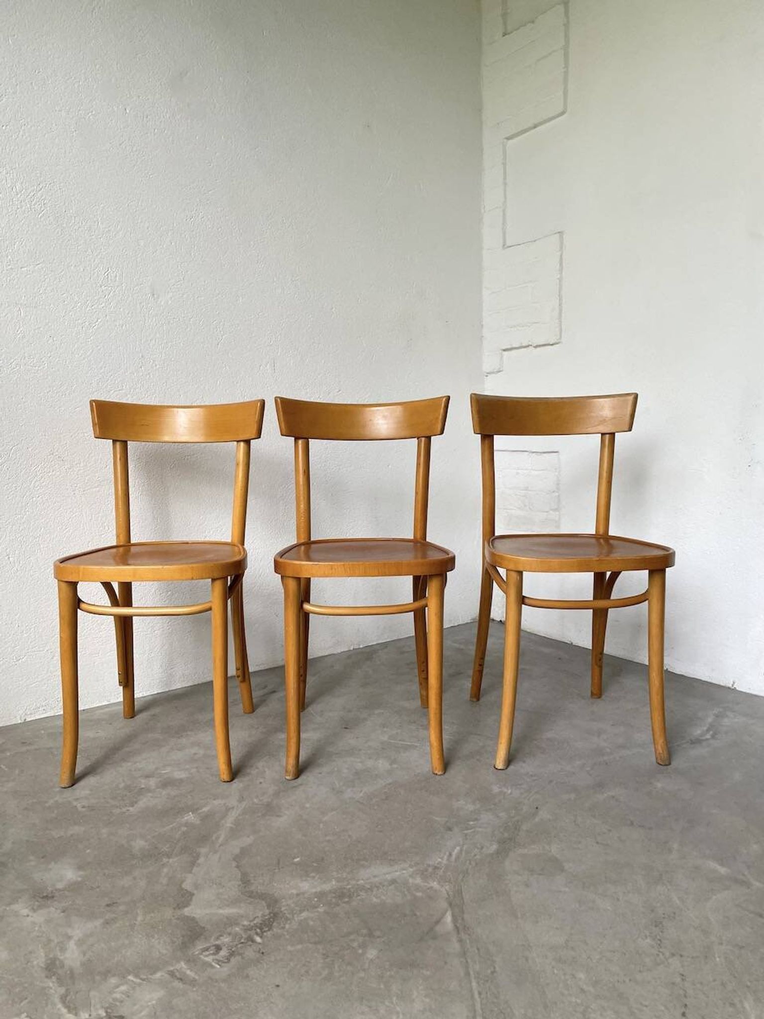 Set de trois chaises bistrot