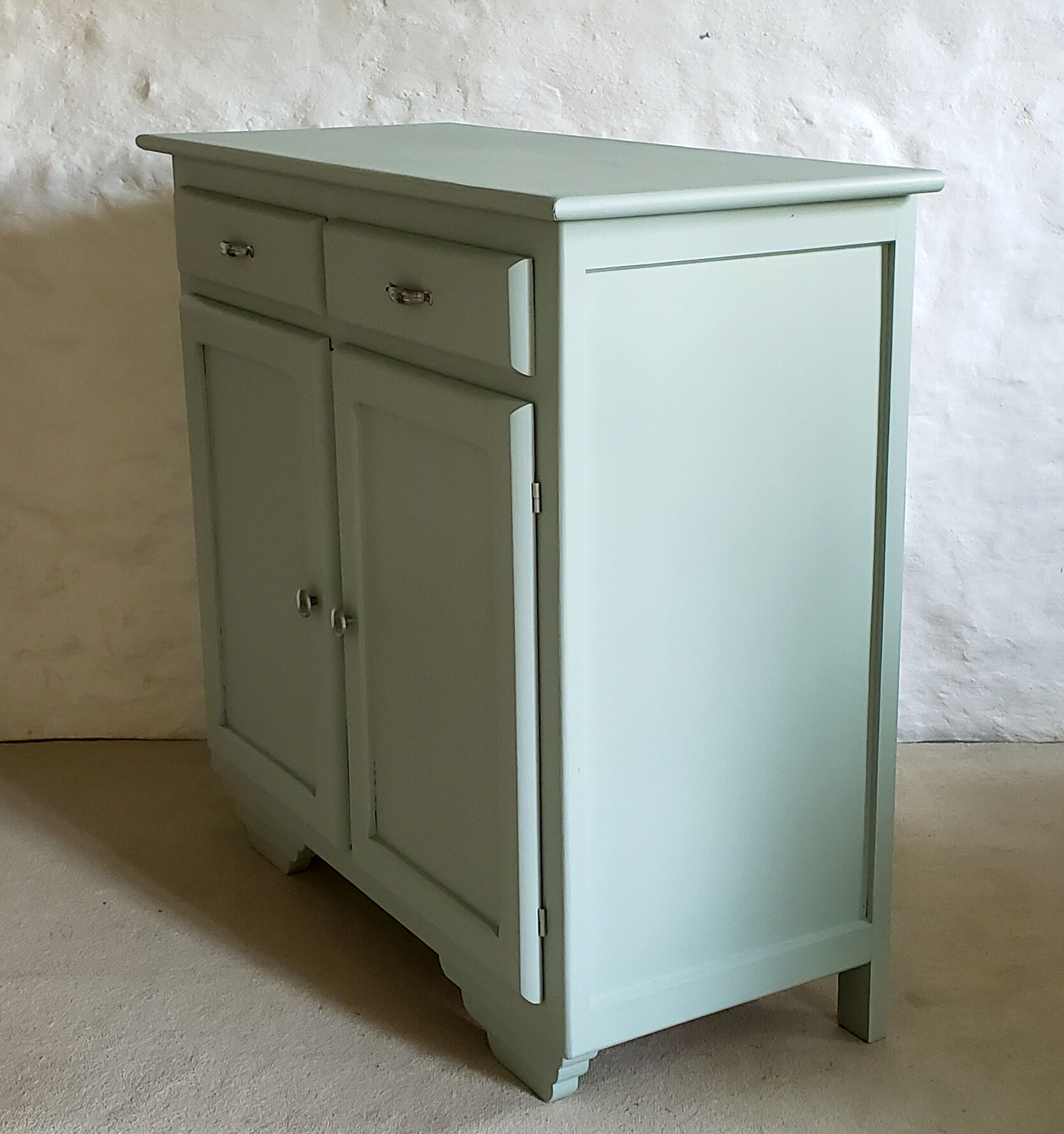 Green art-deco buffet