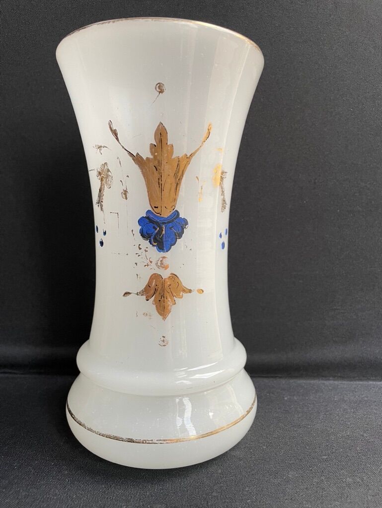 Vase napoleon iii opalescent white opaline