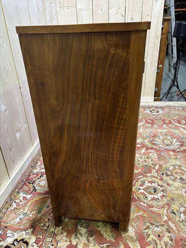 Petite vitrine art deco en noyer et placage