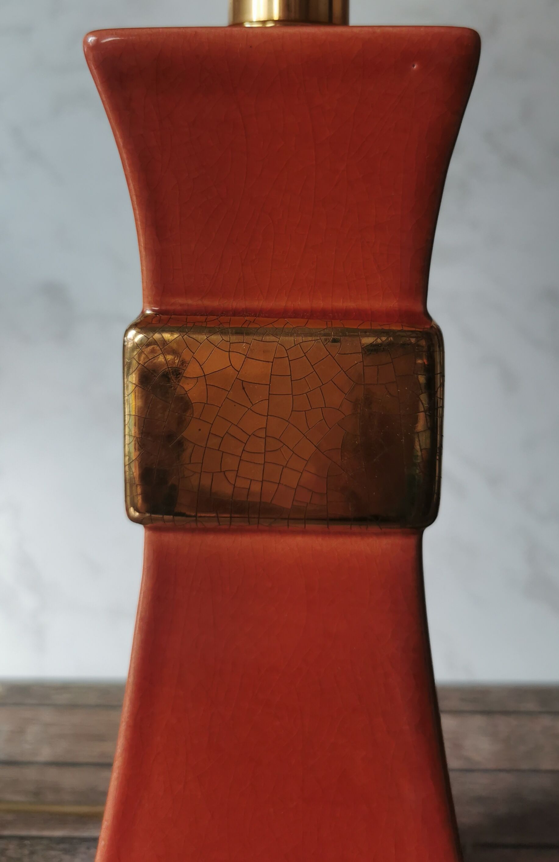 Coral lamp and gold house Le Dauphin