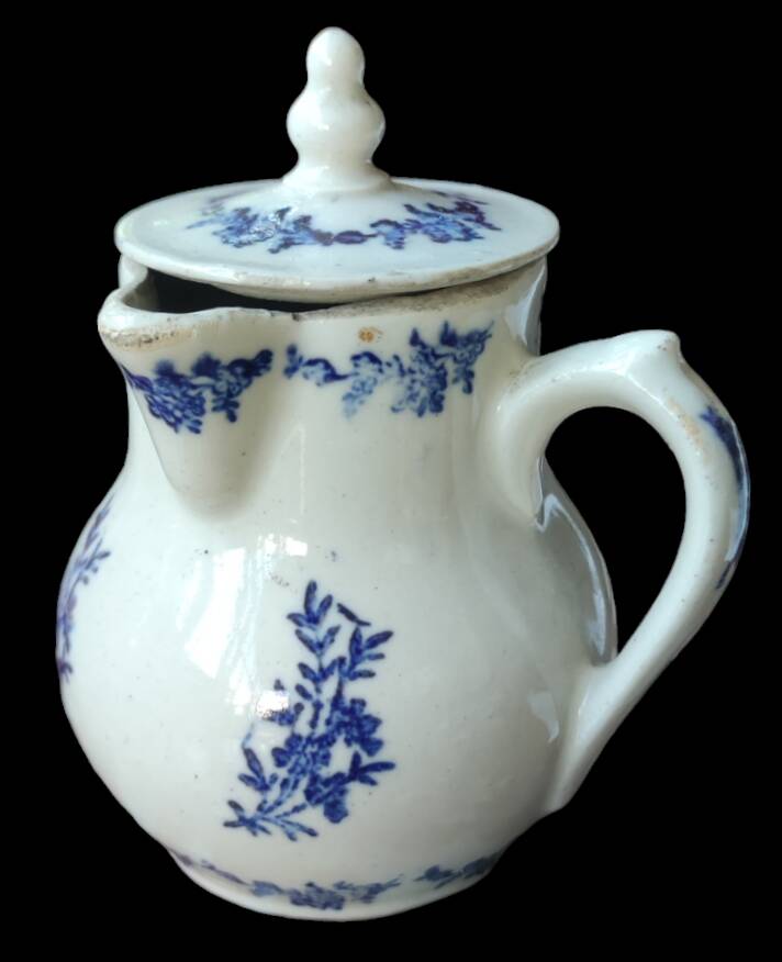 Set of 3 Saint Uze milk jugs and pitchers