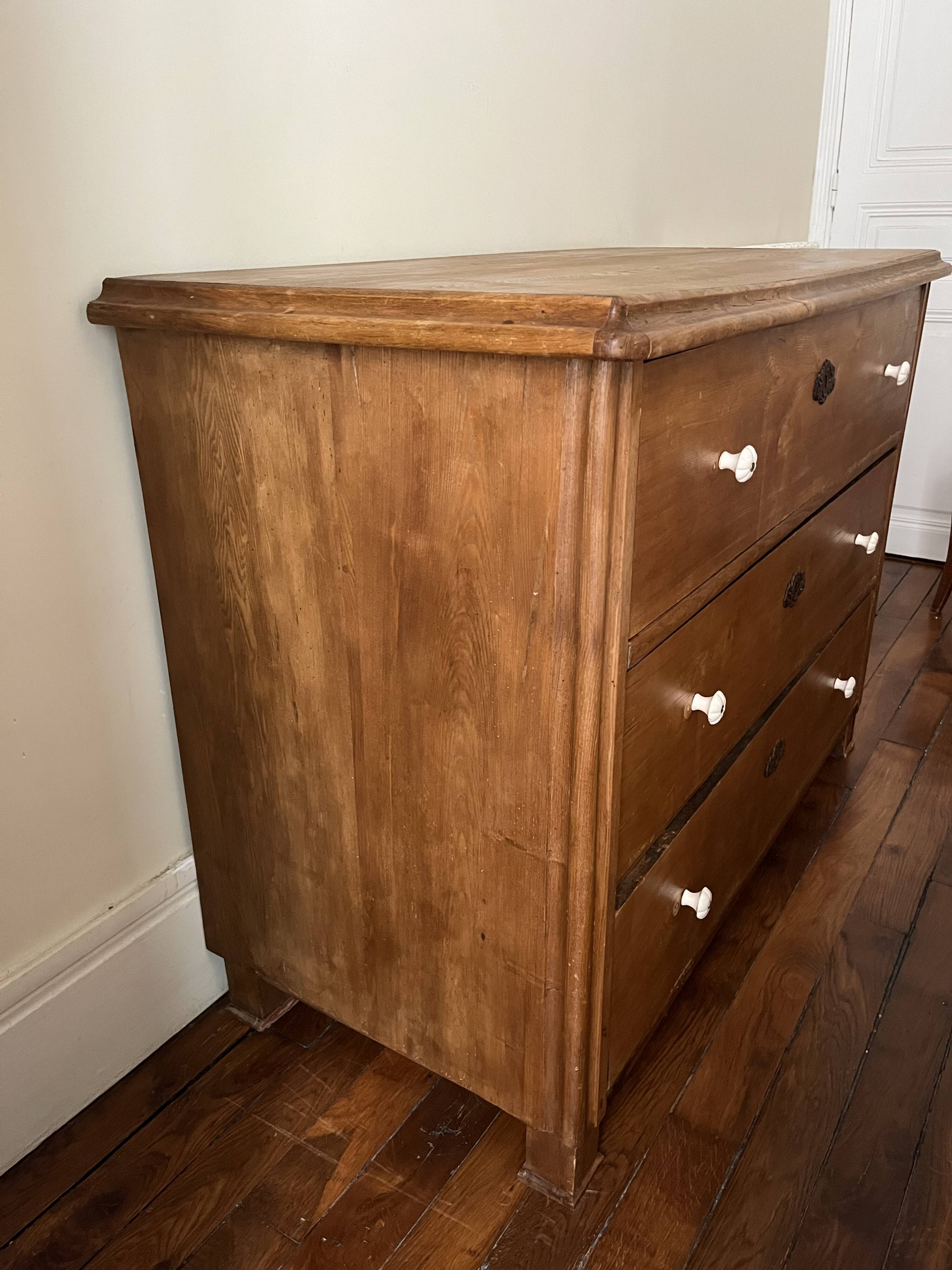 Hungarian chest of drawers - 3 drawer chest of drawers