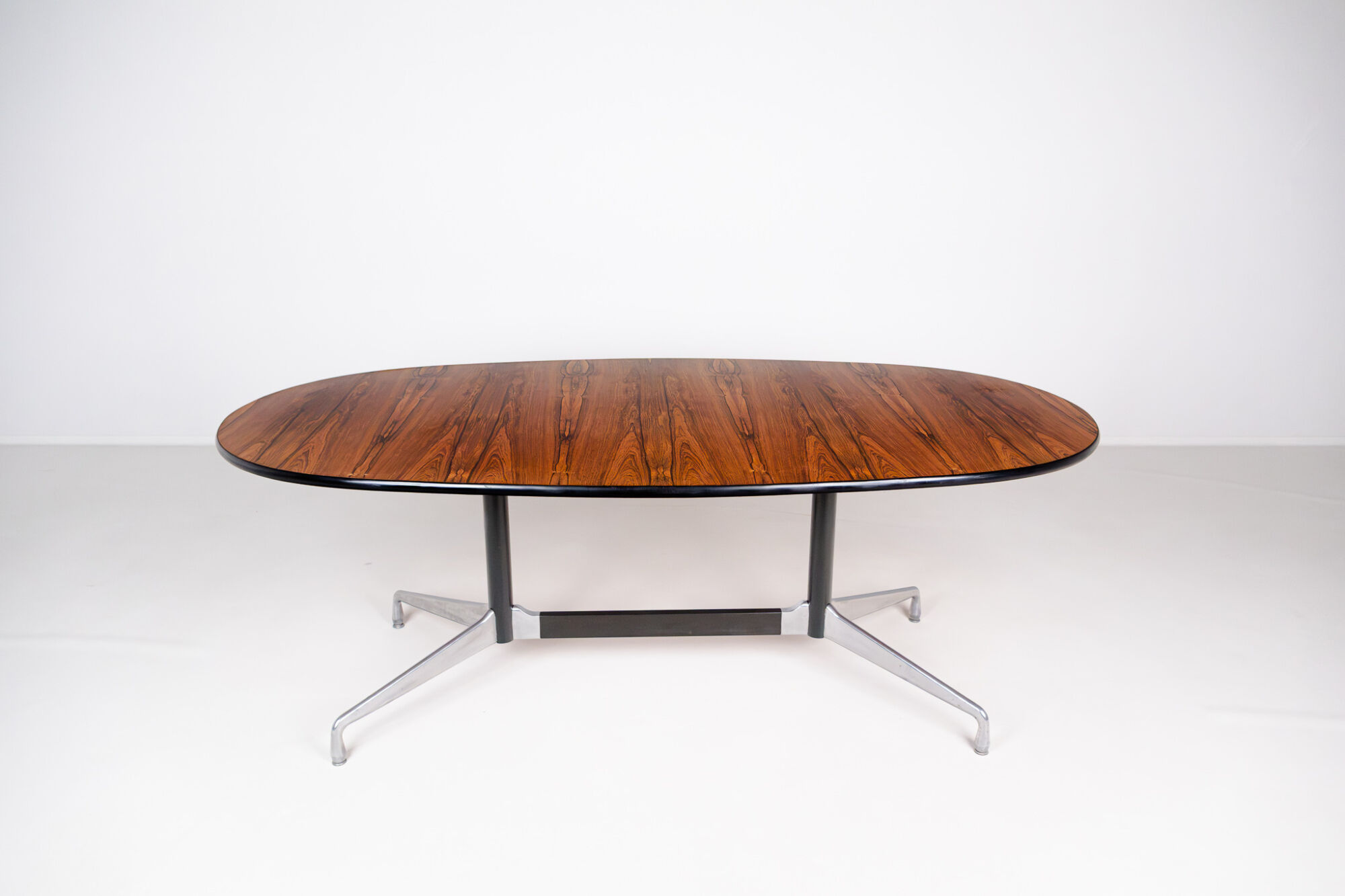 Table à manger Eames en palissandre par Herman Miller, années 1960