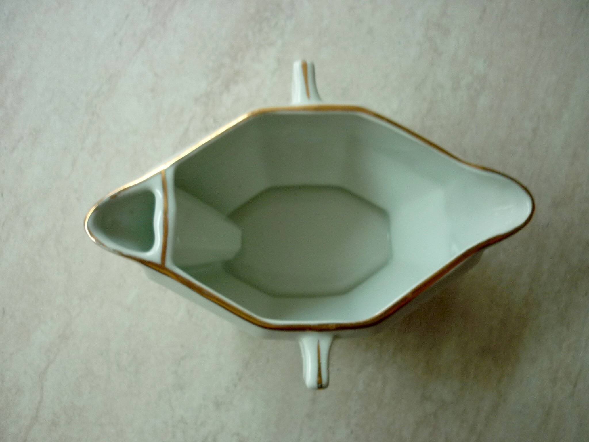 Porcelain lean/fat sauce boat