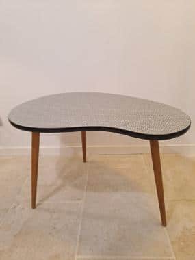 Table tripode haricot en formica