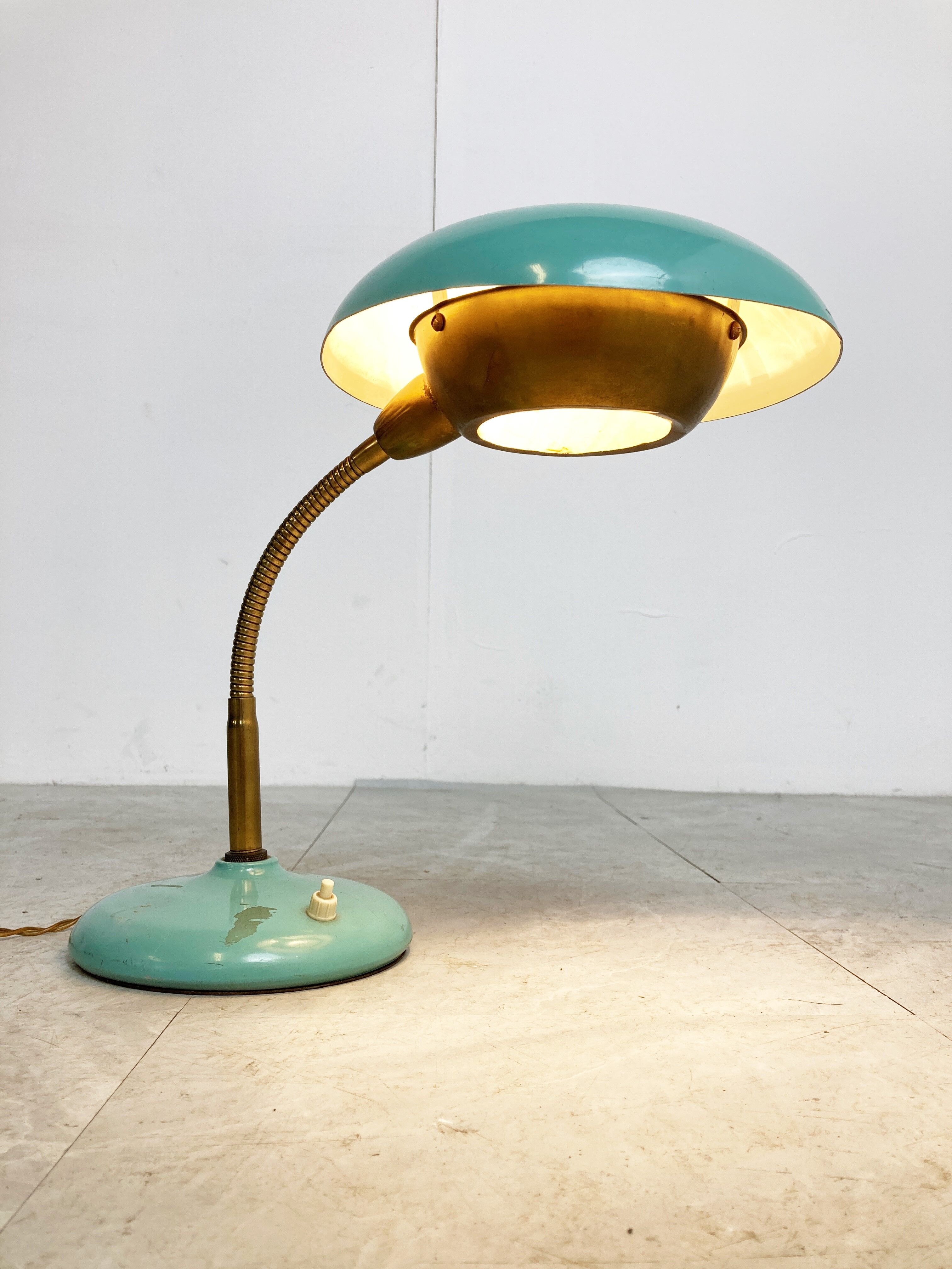 Vintage mid-century modern italian table lamp - 1960's