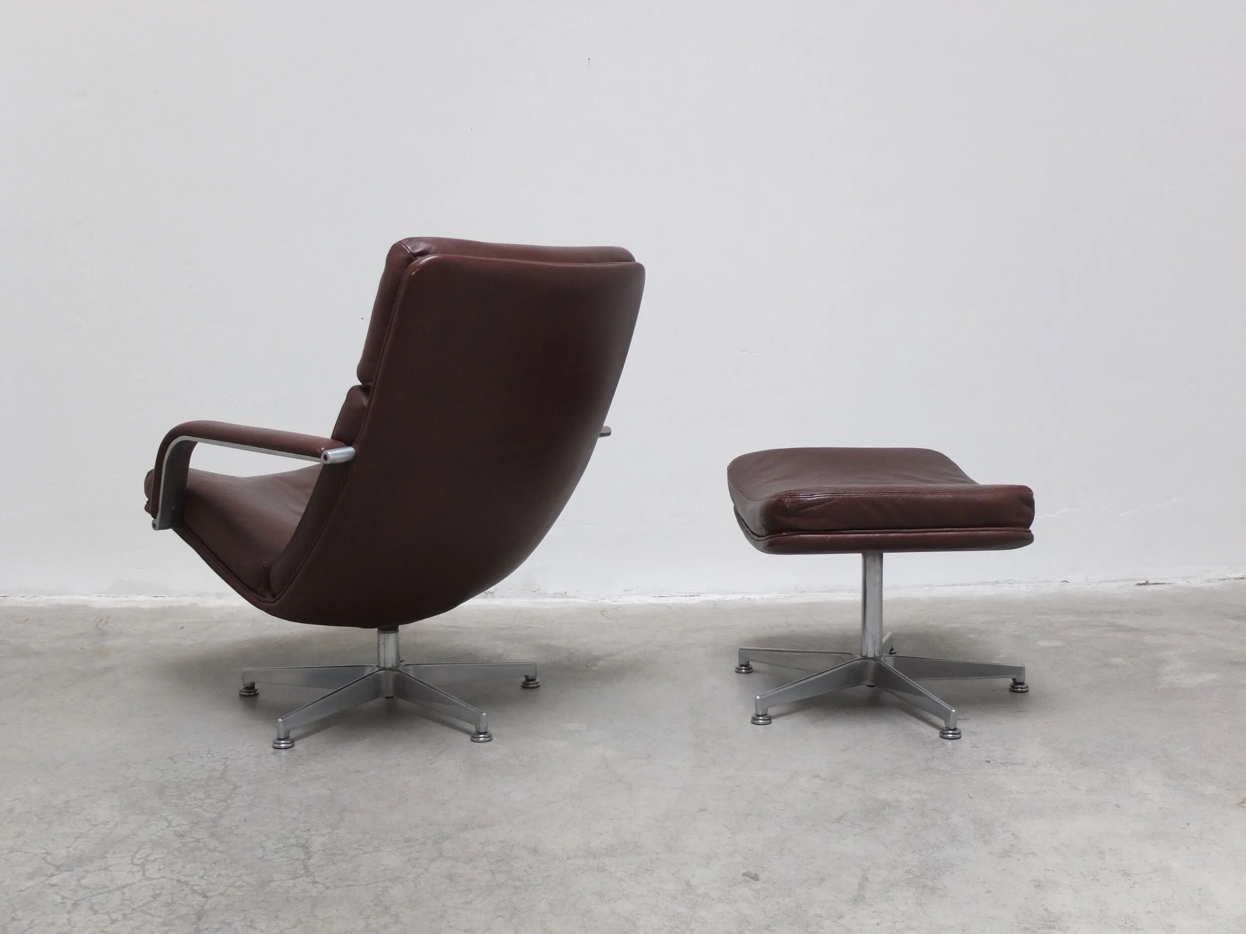 Early 'F141' lounge chair with ottoman by Geoffrey Harcourt for Artifort, 1972