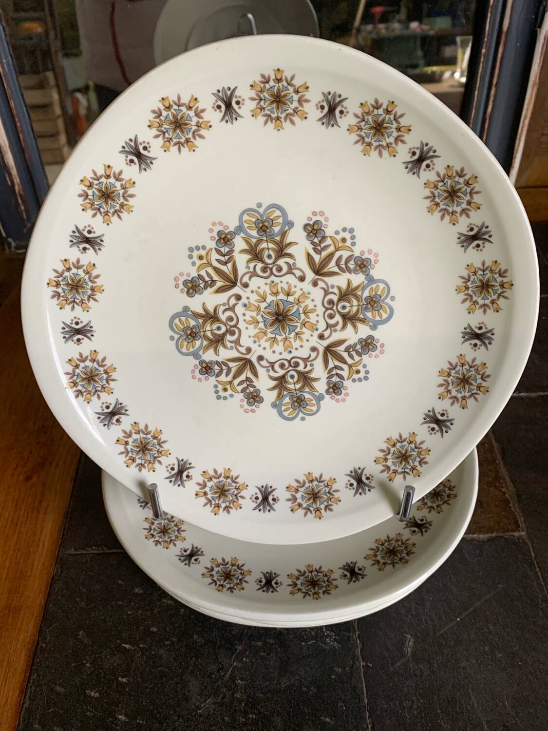 6 flat plates Pillivuyt in French porcelain