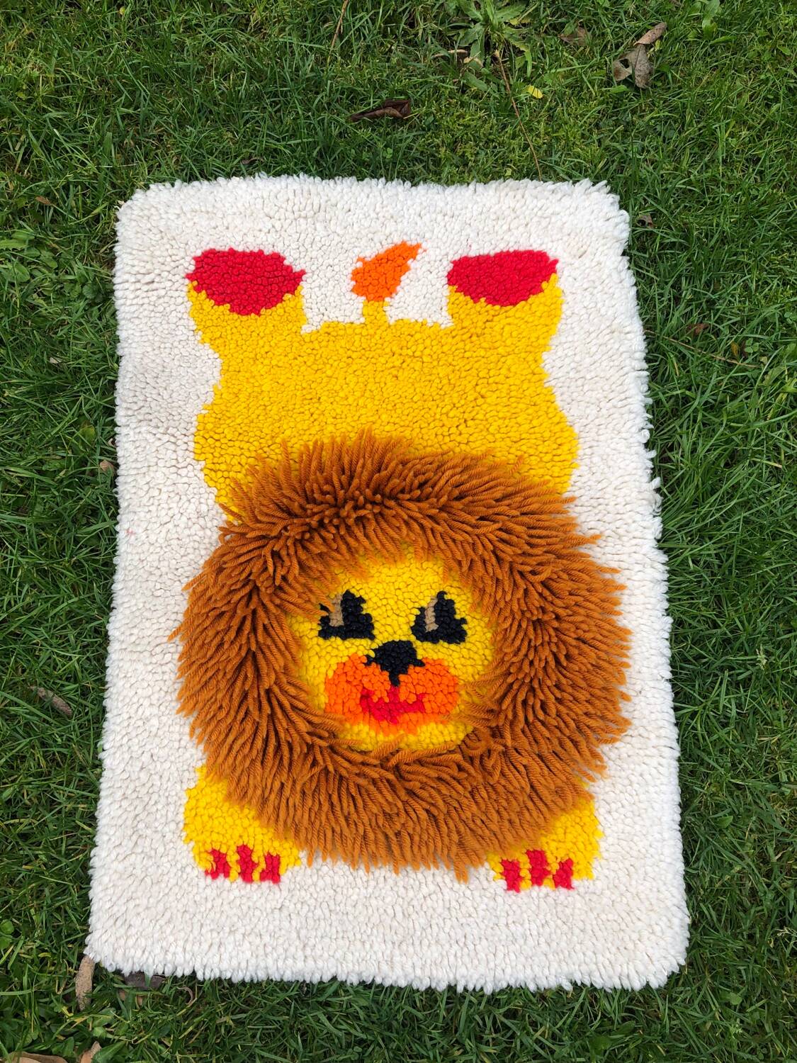 Children's lion wool rug