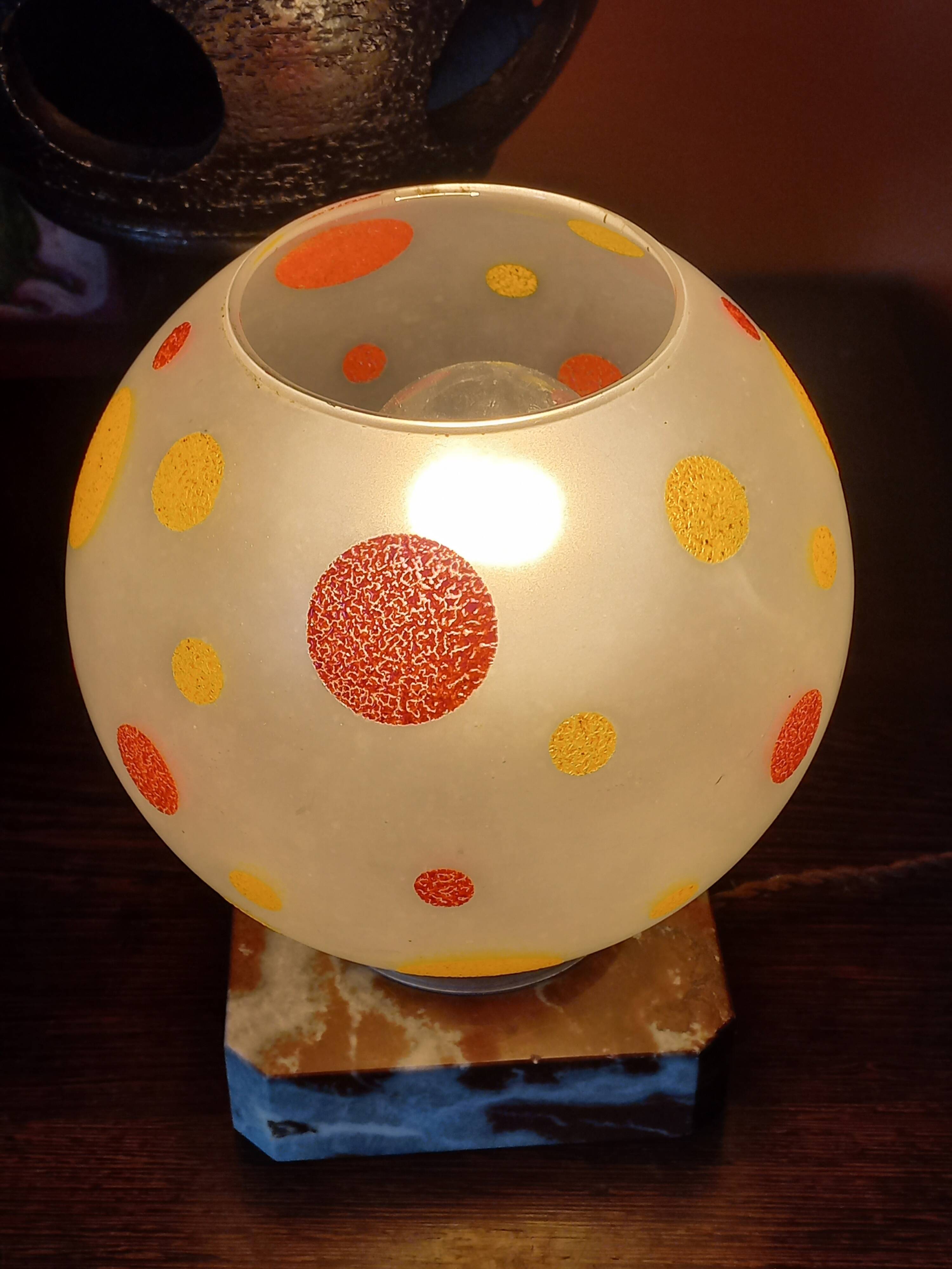 Art Deco night light in marble and enamelled glass from the 1930s.