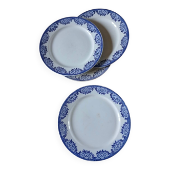 4 assiettes plates en terre de fer
