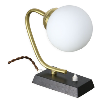 Mid-century Table Lamp in Brass & Opaline