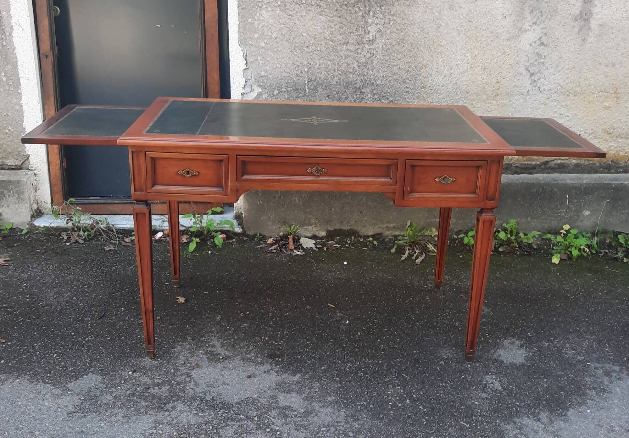 Cherry wood desk in Louis XVI style
