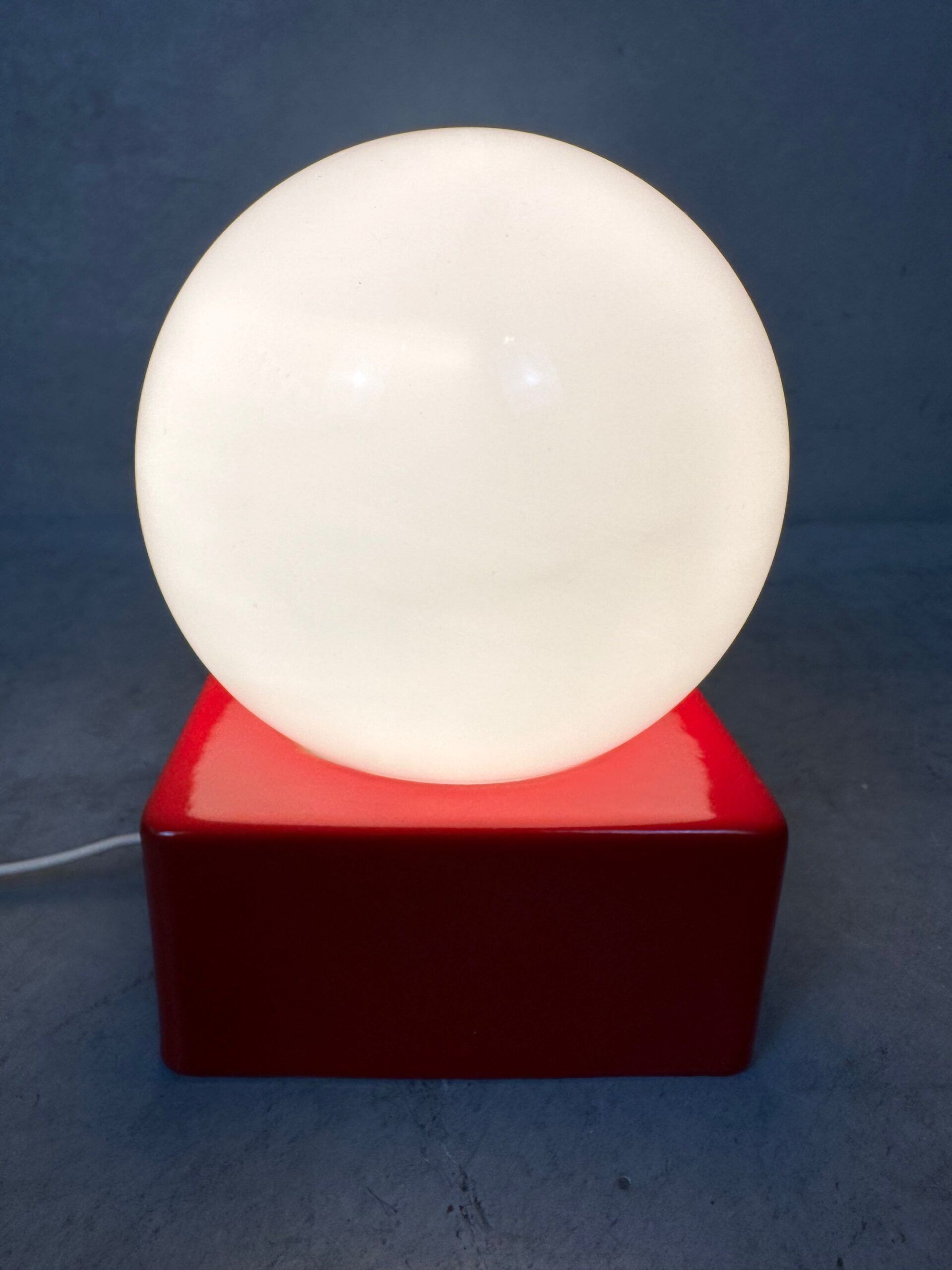 Vintage table/wall lamp – porcelain and opaline